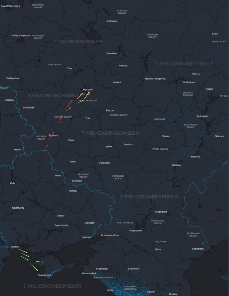 Approximate flight routes of our UAVs:

🔴Red arrow – directions of strike UAVs;

🟢Green arrow – directions of cruise missiles;

🟠Yellow arrow – directions of aerostats;

All information regarding the routes is taken from Russian sources.