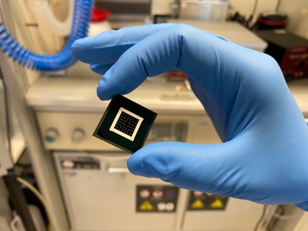 Scalable Perovskite Silicon Solar Cell with 31.6 Percent Efficiency Developed -  Fraunhofer ISE