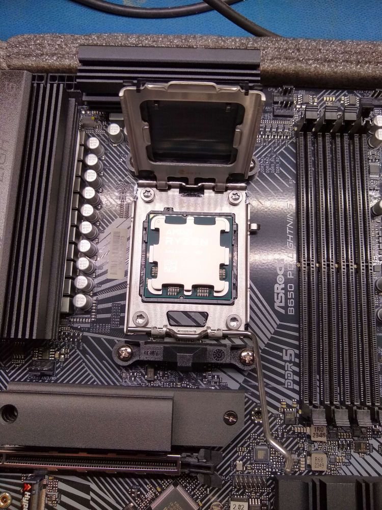 The AMD 7600 in place on the motherboard.