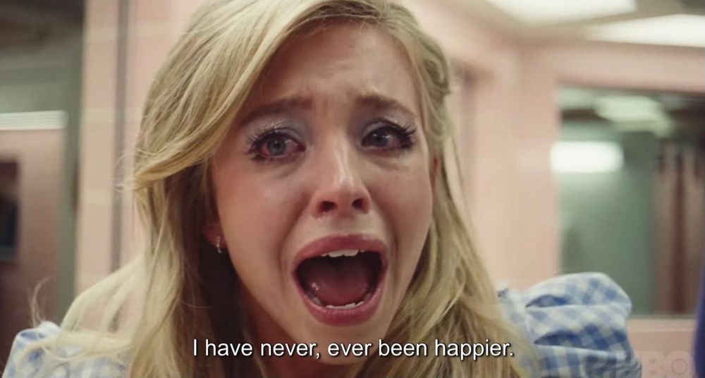 sydney sweeney na série euphoria falando "I have never, ever been happier" em uma crise de choro 