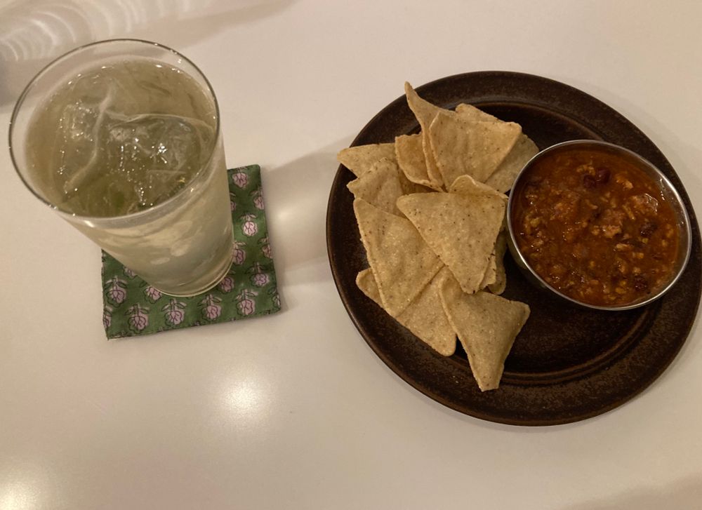 カルダモンサワーとチリコンカン