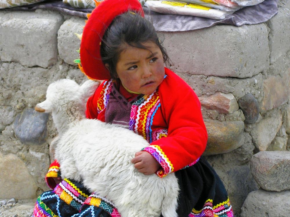 Petite fille au Pérou 