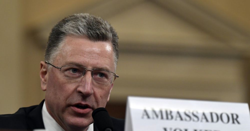 Kurt Volker cautions that Putin may attempt to pressure Trump into pushing Ukraine to surrender, highlighting risks of manipulation in their talks.