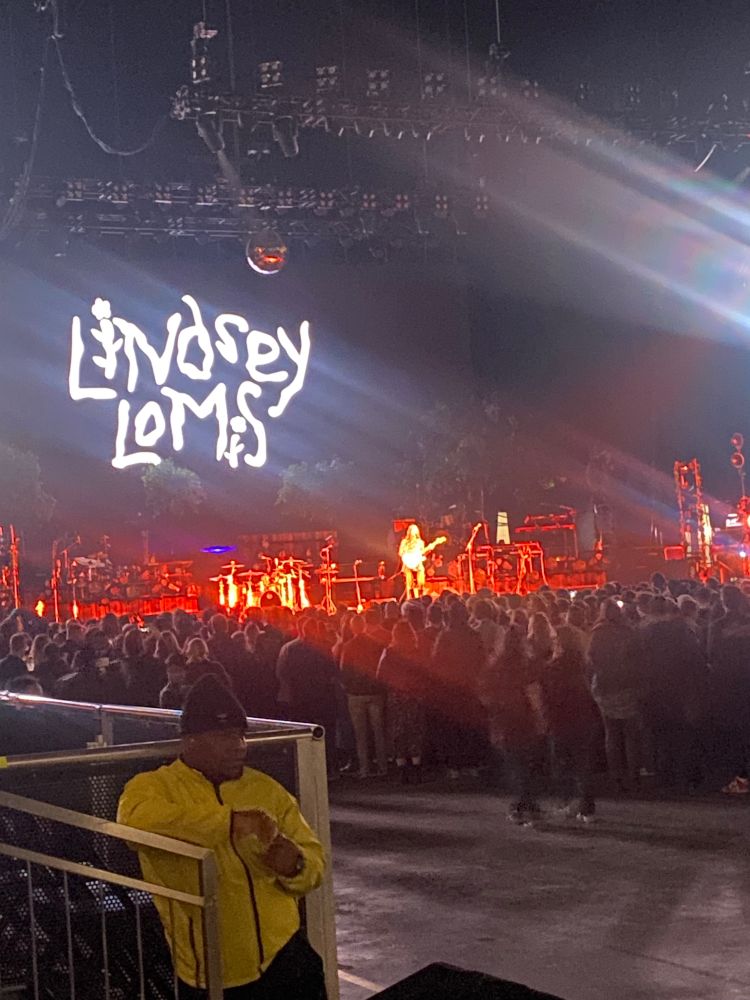 Lindsay Lomis opening the night, such a goofy and wholesome performer!