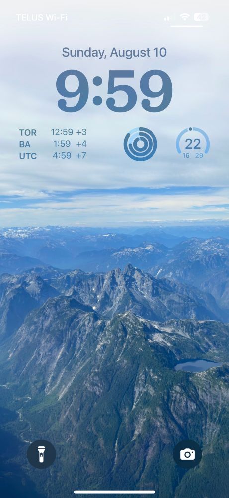 The Cascade mountains northeast of Vancouver