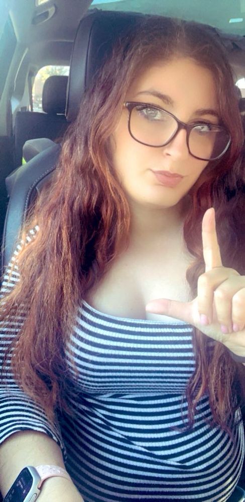 Send in your tribute, finsluts. 😈💸