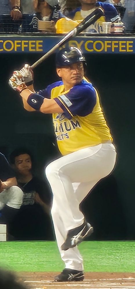 現役時代さながらの打撃フォーム井口資仁