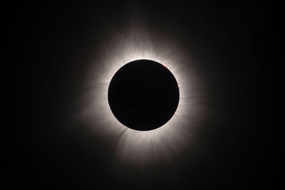 image of a total solar eclipse