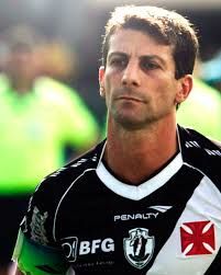 Pedrinho em tempos de jogador, com uniforme do Vasco.