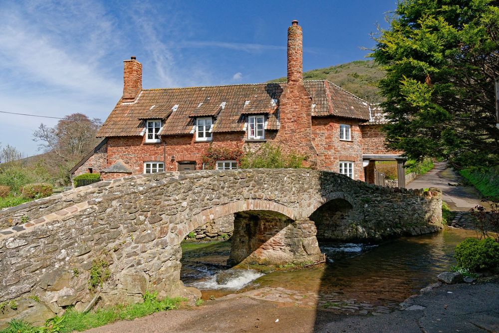 Photo of picturesque Allerford in Exmoor