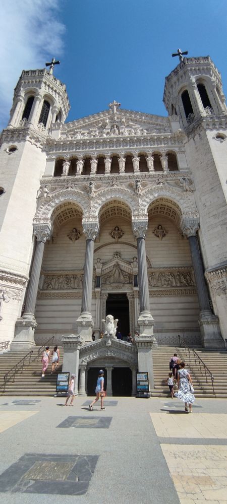 Pied de la Basilique de Fourvière 