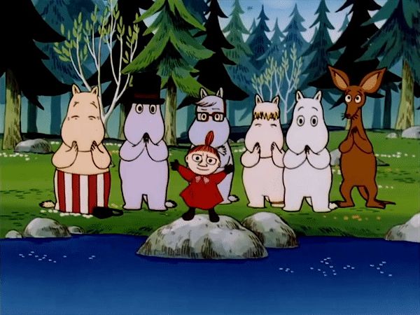 The Moomin family reunited applauding