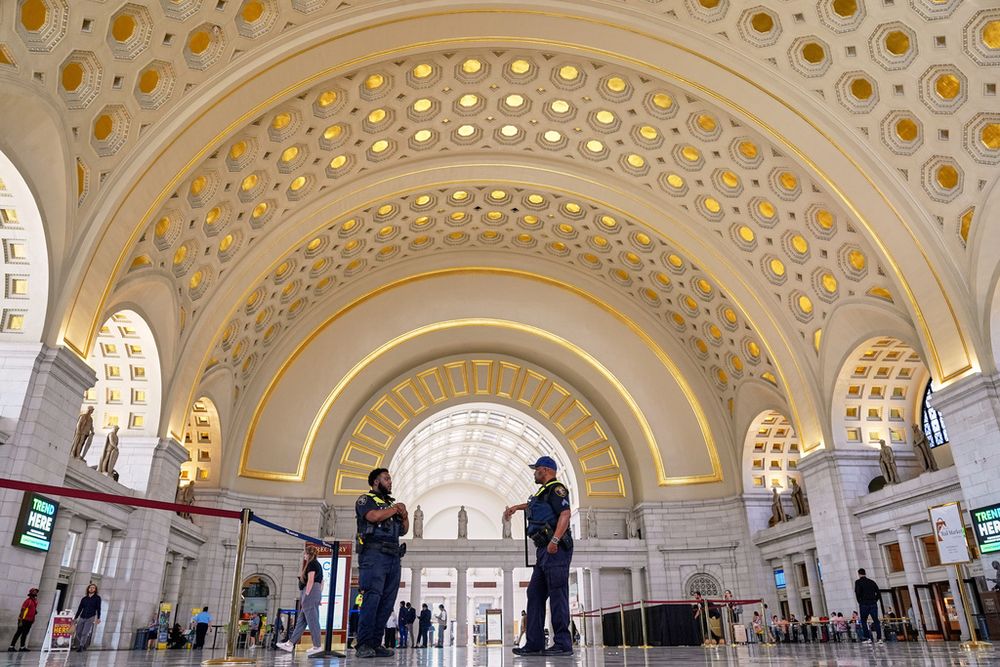 President Donald Trump's Department of Transportation has seized control of Union Station in Washington, D.C. from Amtrak.


The post Trump White House Seizes Control of DC’s Union Station From Amtrak first appeared on Mediaite.