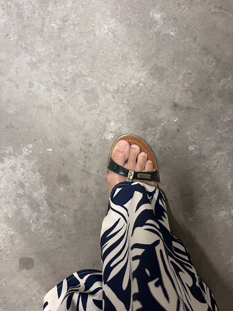 Pied avec petit pantalon ample 