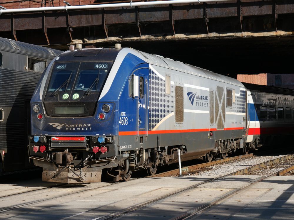 Amtrak Midwest Siemens Charger 4603 crossing the Clinton St crossing 
