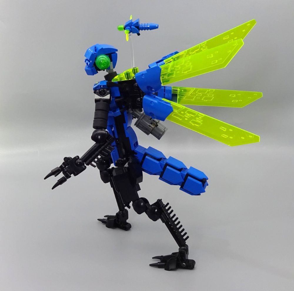 Hayasa viewed from the side, with her winds angled back behind her