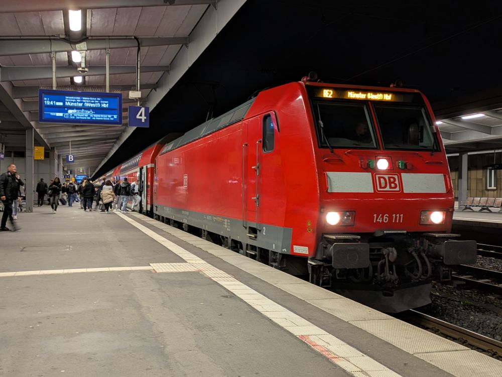 A DB 146 Locomotive at Essen train station 