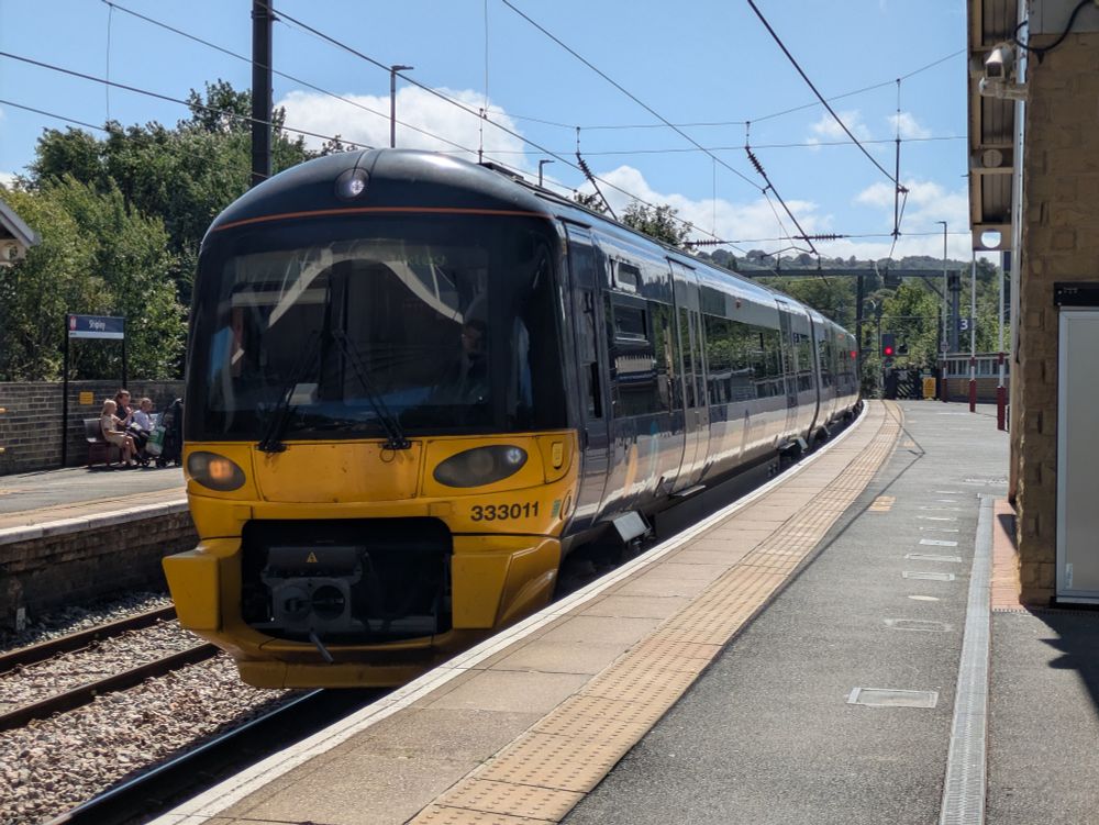 A Class 333 train at Shipley train station 