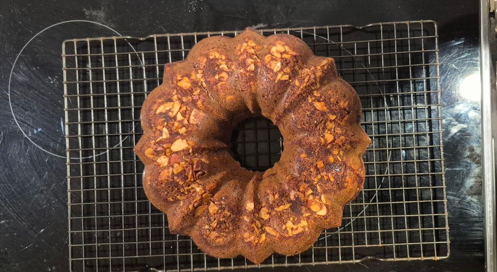 Top view of whole cake