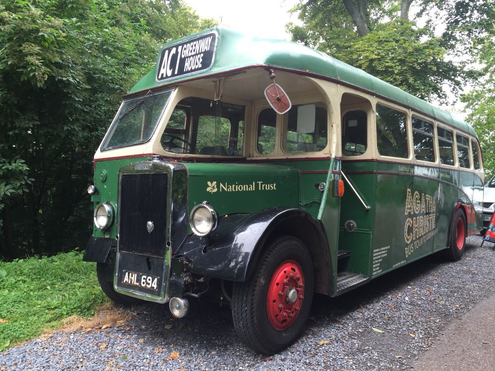 Green bus, as previous post, but without waving man 