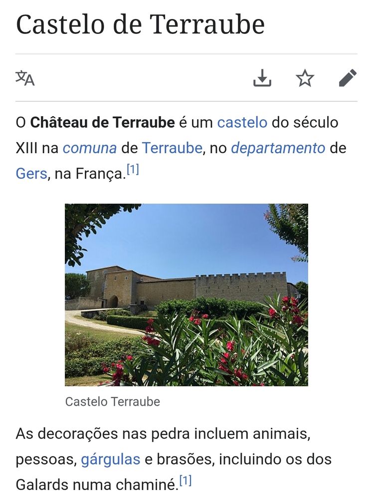Texto: O Château de Terraube é um castelo do século XIII na comuna de Terraube, no departamento de Gers, na França.

As decorações nas pedra incluem animais, pessoas, gárgulas e brasões, incluindo os dos Galards numa chaminé