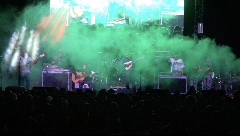 Clip from the movie “The Musical Valley” showing a band playing in a concert. 