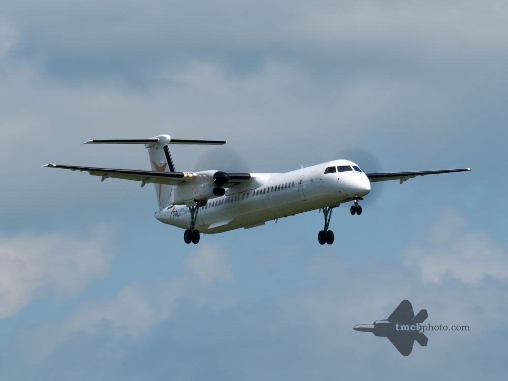 PAL Airlines Dash 8-400 on final approach to #YOW Airport.