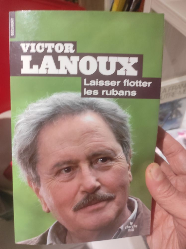 Livre de Victor Lanoux 