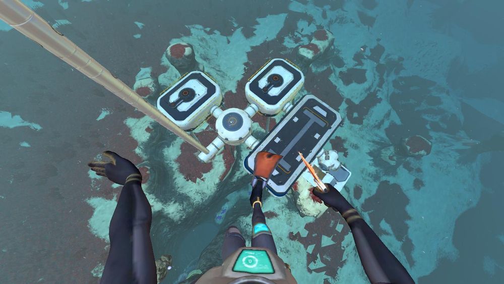 Above view of my current base, which has two moonpools connected to a multipurpose room and a large room. A large tower upwards is connected to the multipurpose room which goes from 75 meters to 0 meters (water surface). I like to call it "The dingaling tower"