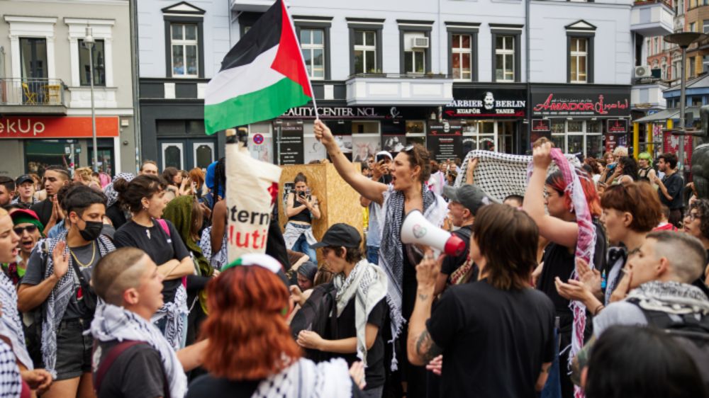 Festnahmen und Flaschenwürfe beim "Dyke*March" vor dem CSD