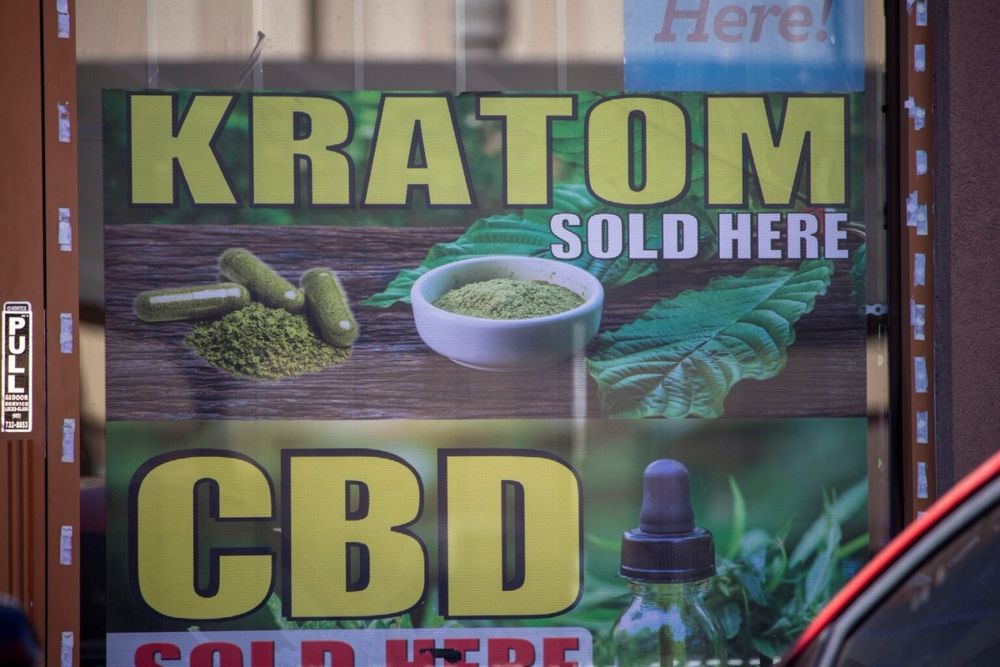“Kratom sold here” sign