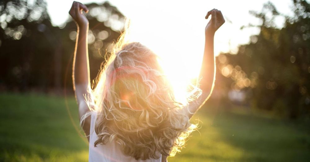 Daar is de zon! Hoe zonnestralen onze stemming en emoties beïnvloeden