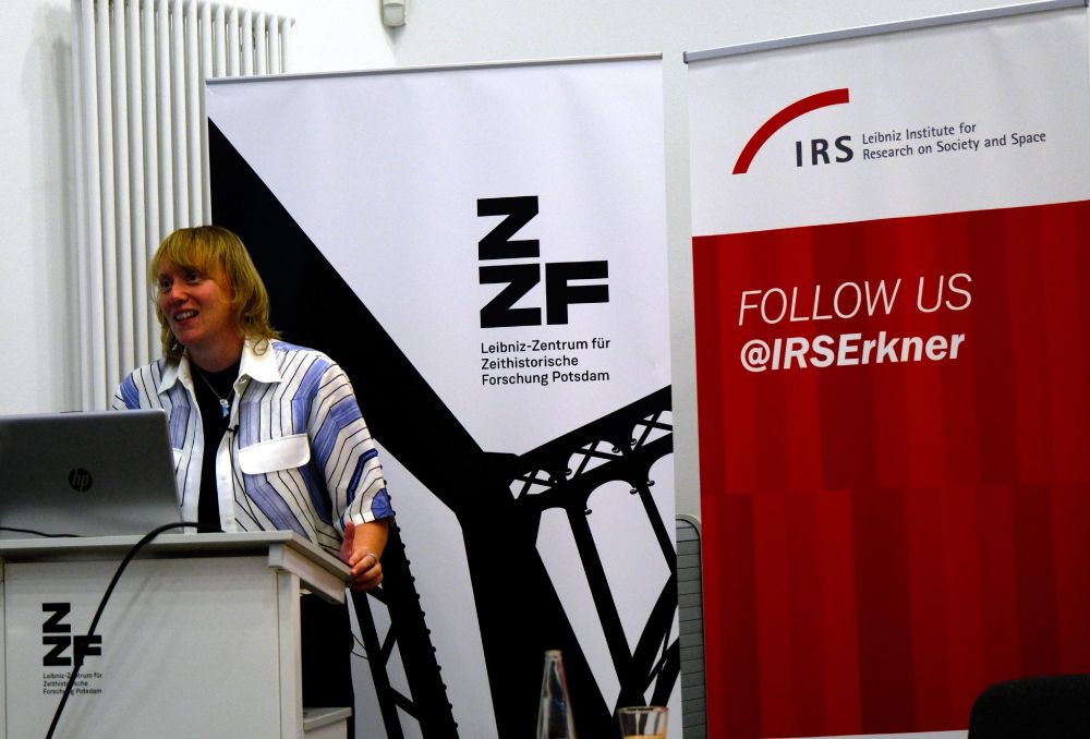 Rebecca Madgin speaking at the ZZF Potsdam. Photo by ZZF Potsdam