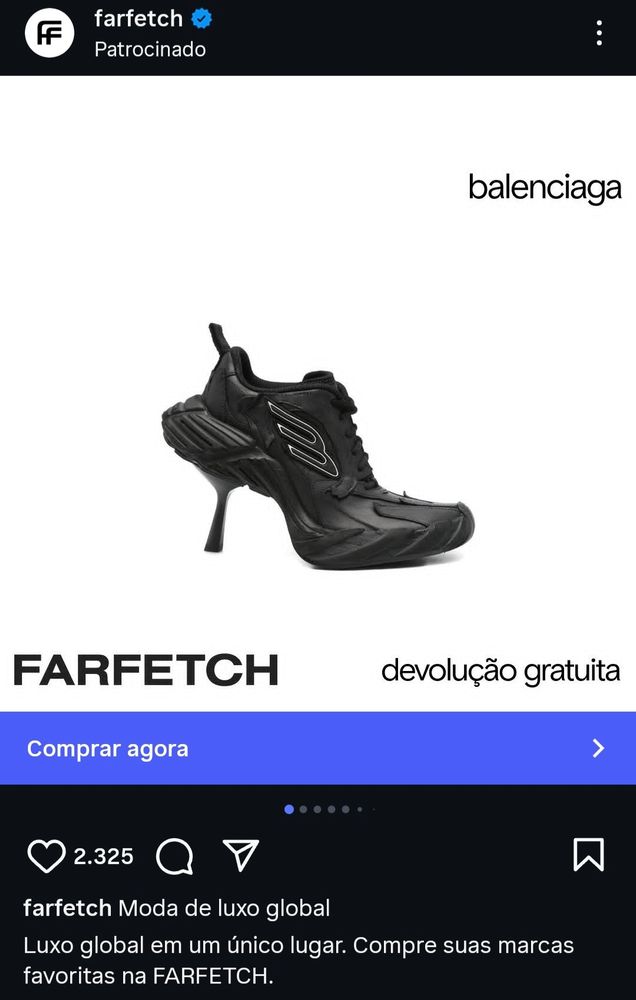 Tenis com salto alto da marca balenciaga 