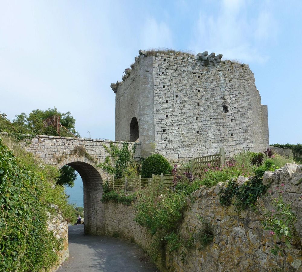 Rufus Castle (Bow and Arrow Castle) in Portland, Dorset (England)