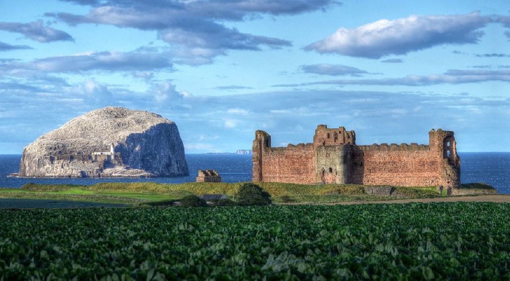 Bass Rock & Tantallon Castle on the Firth of Forth (Scotland)