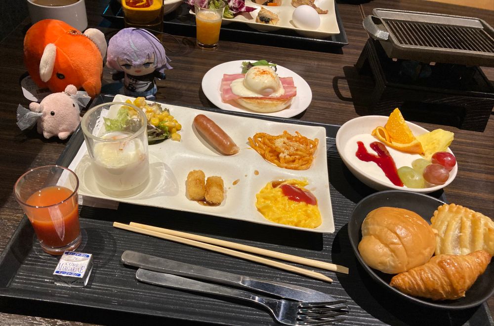 ホテルのあさごはんと、メンダコと、るべぱぺ