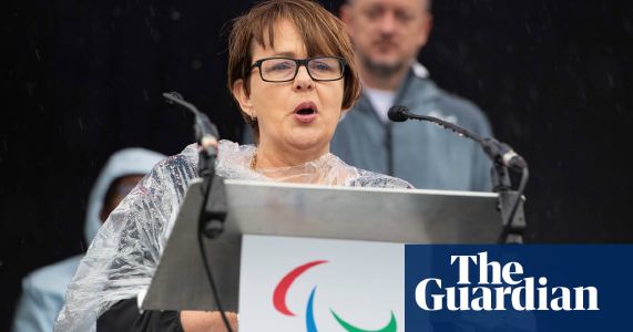 Ex-Paralympian Tanni Grey-Thompson forced to ‘crawl off’ train