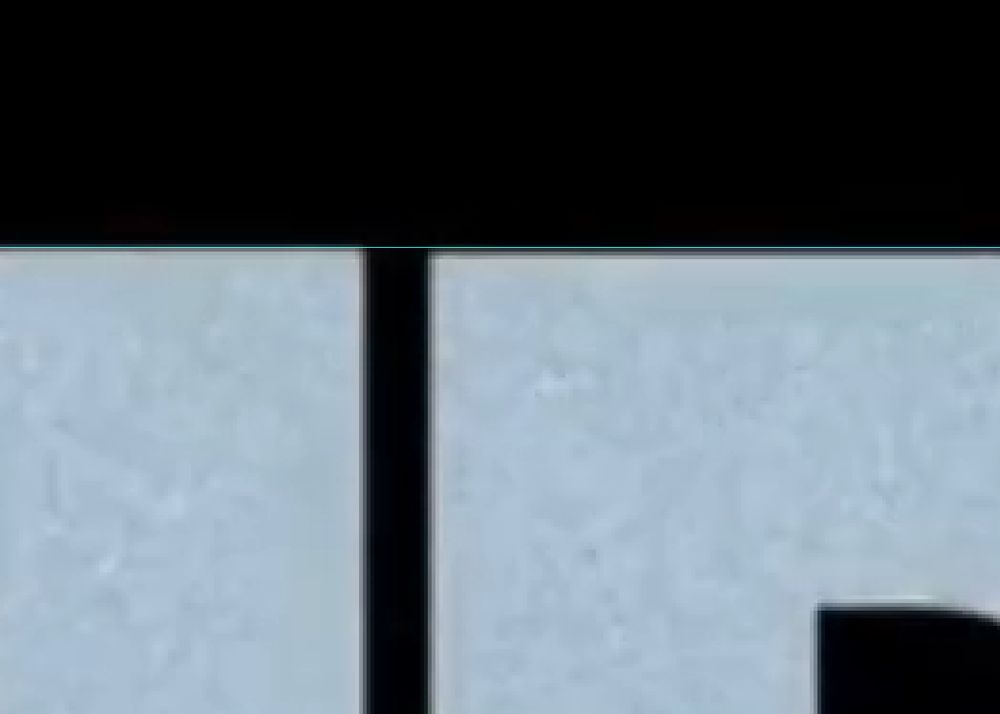 The H is shifted a few pixels up vs the B on the top