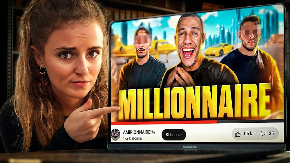 Capture d'écran de la dernière vidéo Youtube d'Amistory

A gauche Amistory avec un air inquiet / sceptique, elle pointe avec sa main droite un écran à droite sur lequel on voit une miniature de Amirionnaire
Sur la miniature Amirionnaire est au milieu habillé d'un t-shirt noir et il sourit à pleine dents 
A sa gauche et à sa droite deux personnes vêtues de noir à l'air très fermé qui ont le haut du visage flouté 
Par dessus les trois les mot MILLIONNAIRE écrit en jaune et en gros