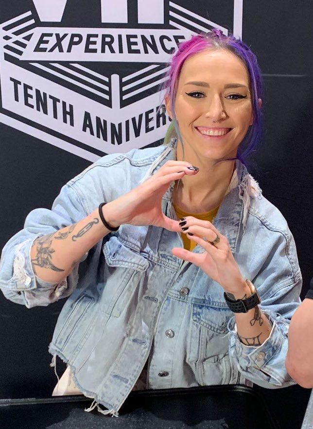 Tegan Nox doing her thing 🩷🤗