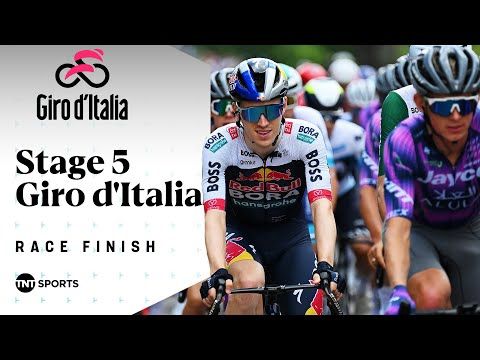 PHOTO FINISH! 😲 | Men's Giro d'Italia Stage 5 Final KM's | TNT Sports Cycling