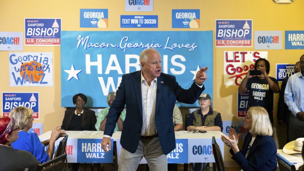 Walz attends Michigan-Minnesota college football game before final prep for Tuesday's debate