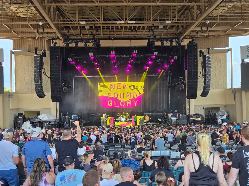 New Found Glory opening for Offspring in Indianapolis. 