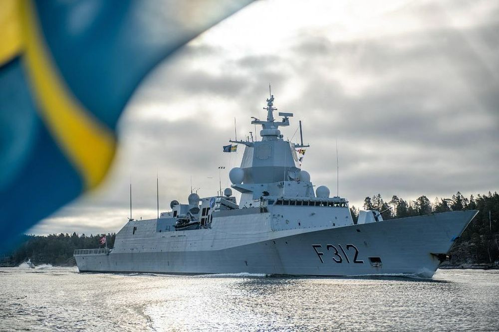 🔔 #NATO upgrades its mission in the Baltic Sea with an air-defence frigate & other assets in response to drone incursions, including « intelligence, surveillance, and reconnaissance platforms and at least one air-defence frigate » to conduct more enhanced vigilance (Reuters). #nato #baltics #balticsea🌊 #drones #denmark #sweden #finland #estonia🇪🇪 #lithuania #latvia #norway