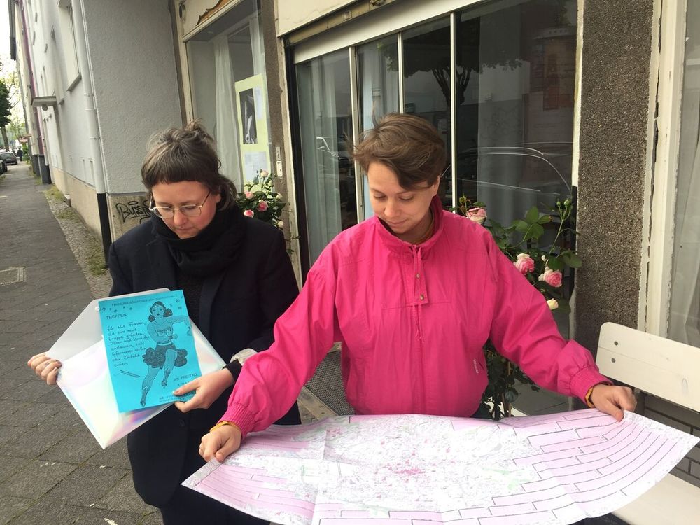 Missing image alt text for 'Stadtrundgang durch ein feministisches Hauptquartier'