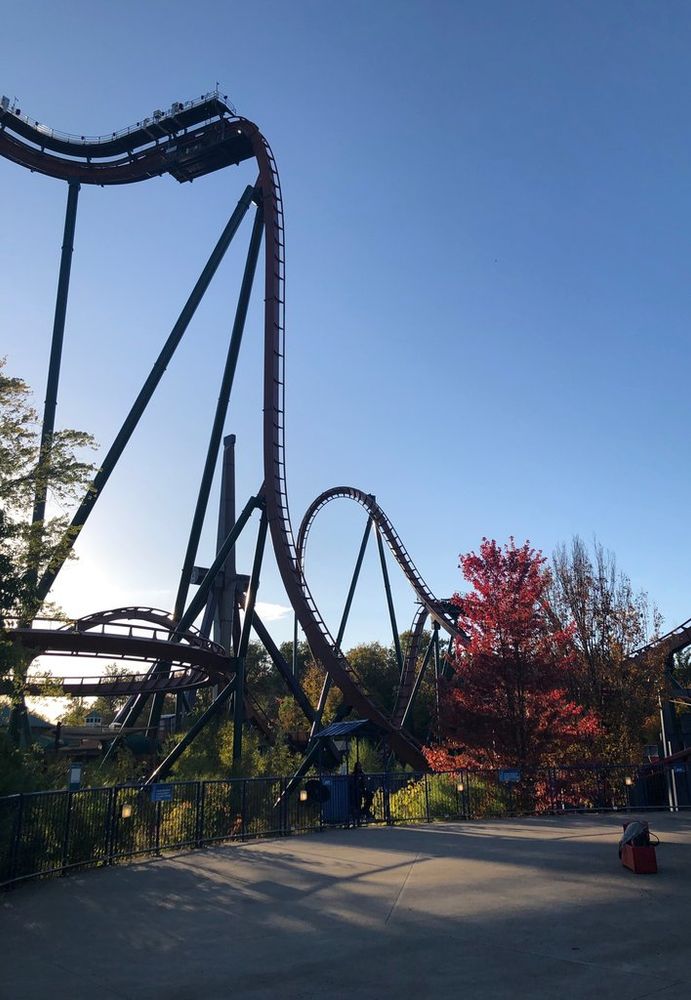 Yukon Striker from the Windseeker queue, sunset soon