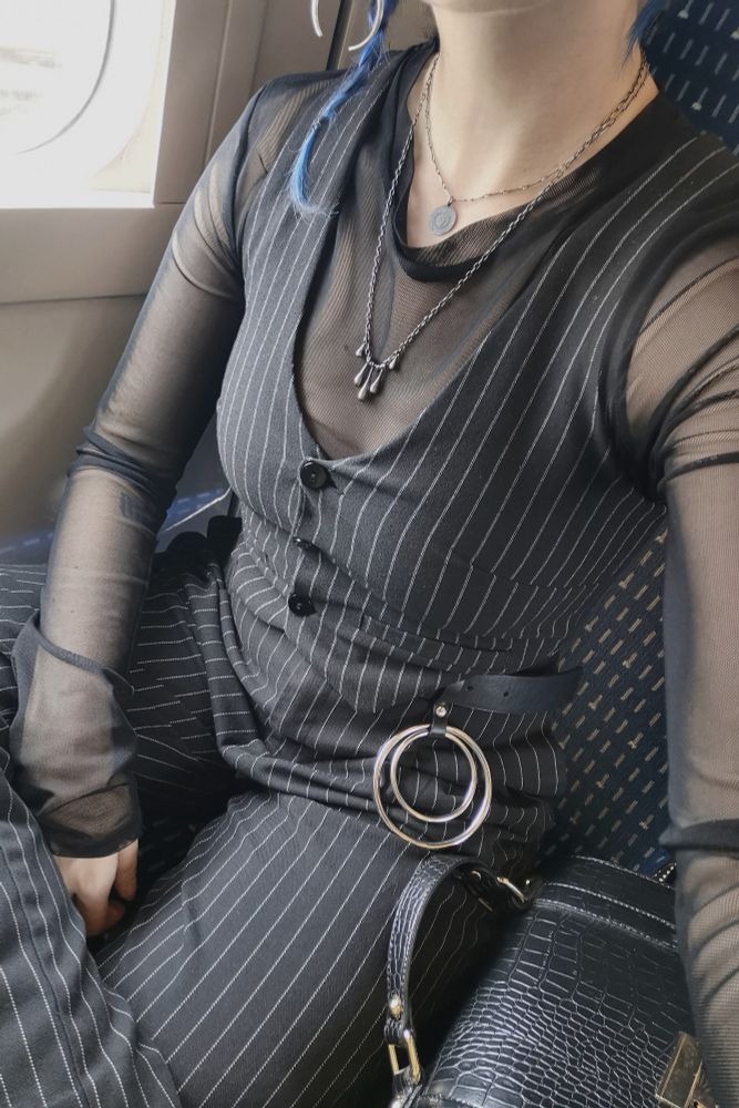The fit 🖤
Lesbian Gomez Addams