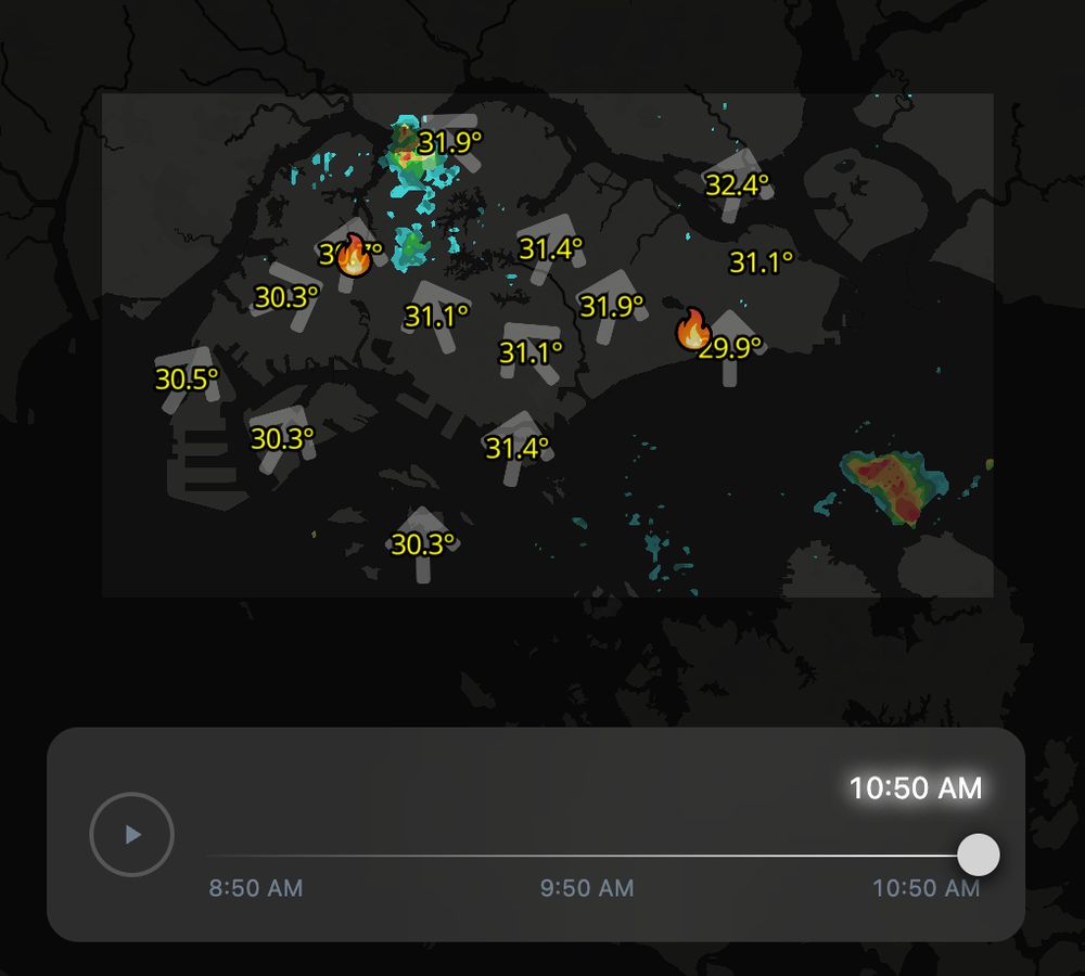 Weather map showing temperatures around 30-32°C with wind directions and light precipitation areas, including two flame icons indicating heat stress, timestamped at 10:50 AM.