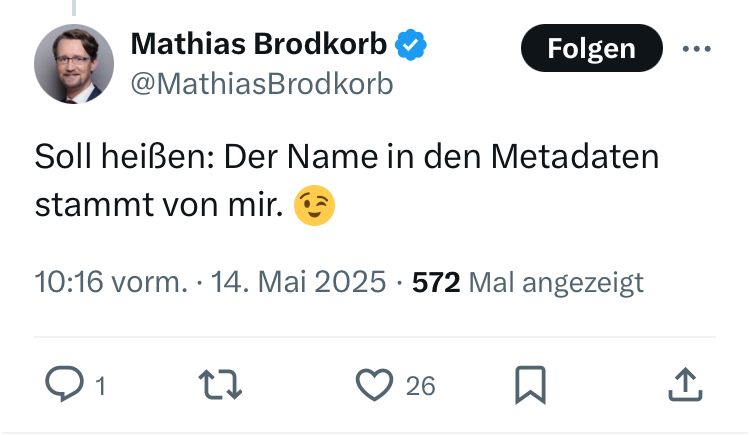 Screenshot eines X Kommentars des Cicero Autors Matthias Brodkorb zum Leak von personenbezogenen Daten in den Metadaten des PDFs mit dem Gutachten des BfV: „Soll heißen: Der Name in den Metadaten stammt von mir.“